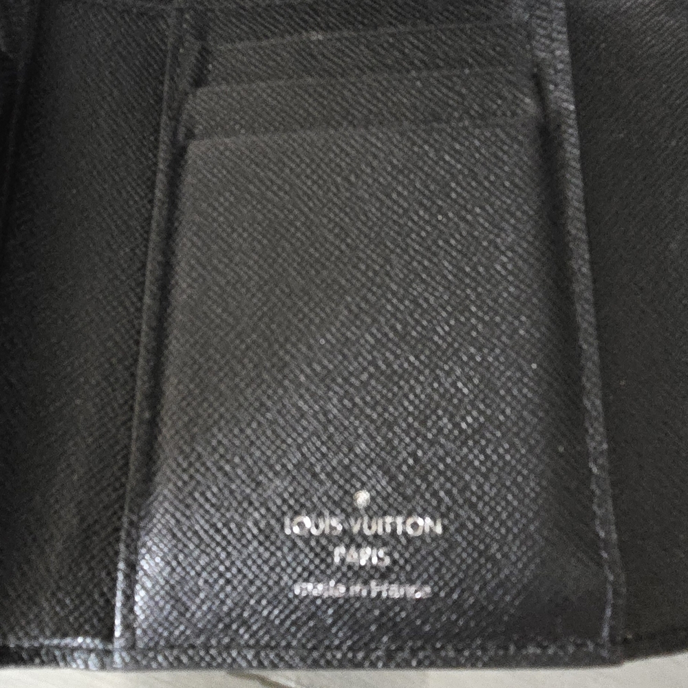 Louis Vuitton Black Belt and Wallet Set - Picture 7 of 10